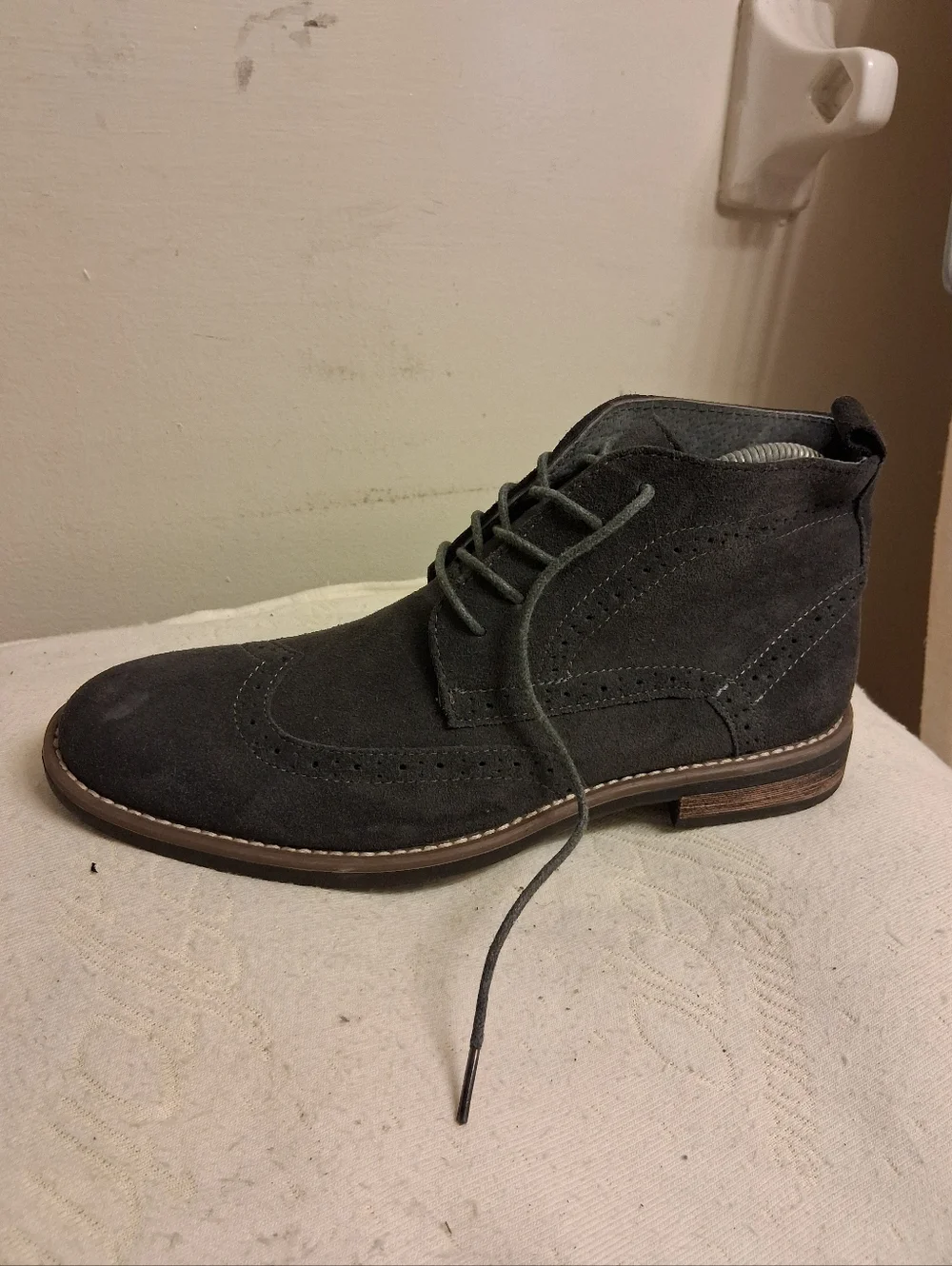 Men's Grey BRUNO MARC Suede Chukka Brogue Boots Size 8